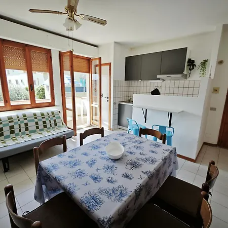 R35 - Al Centro Con Posto Auto Numana