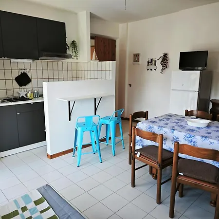 R35 - Al Centro Con Posto Auto Numana